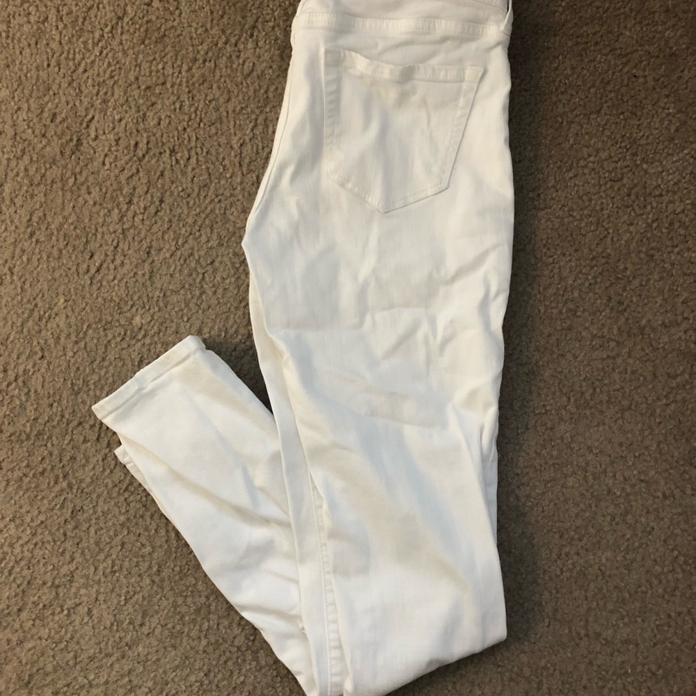 White denim skinny jeans